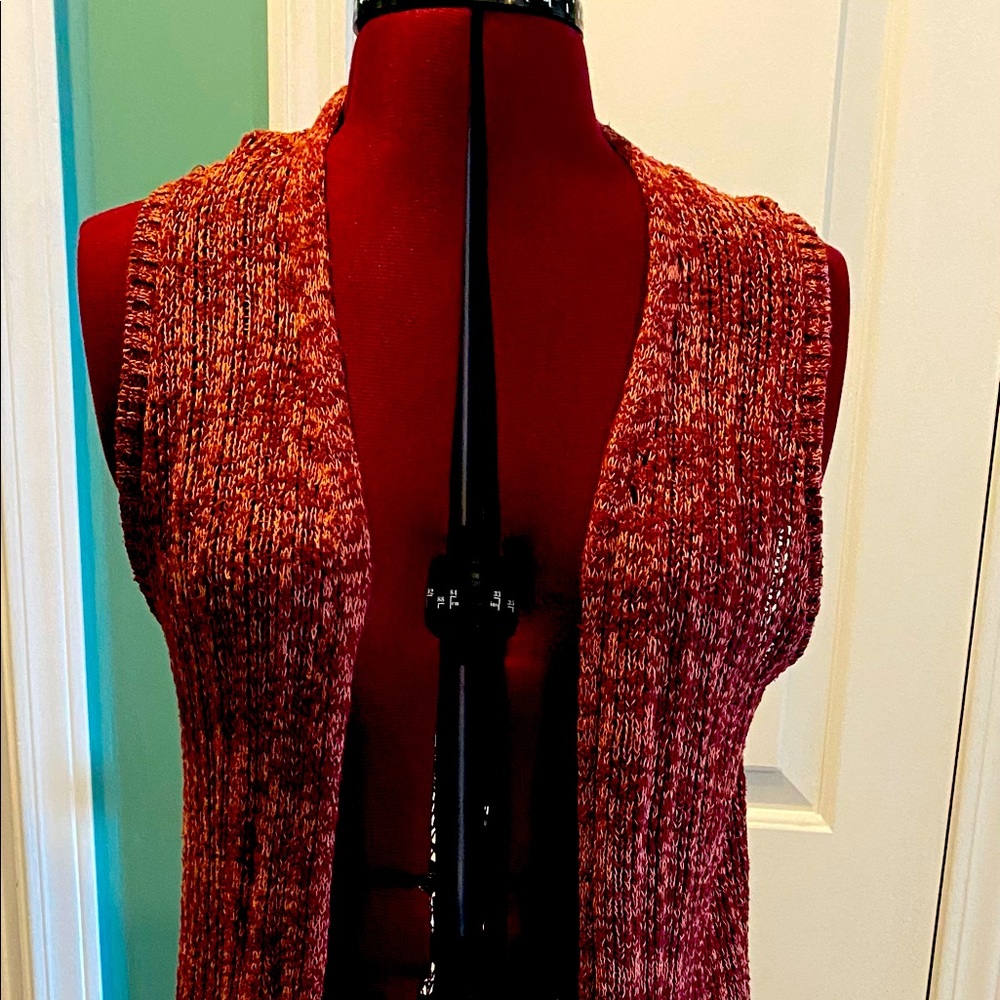 Sleeveless cardigan sweater vest